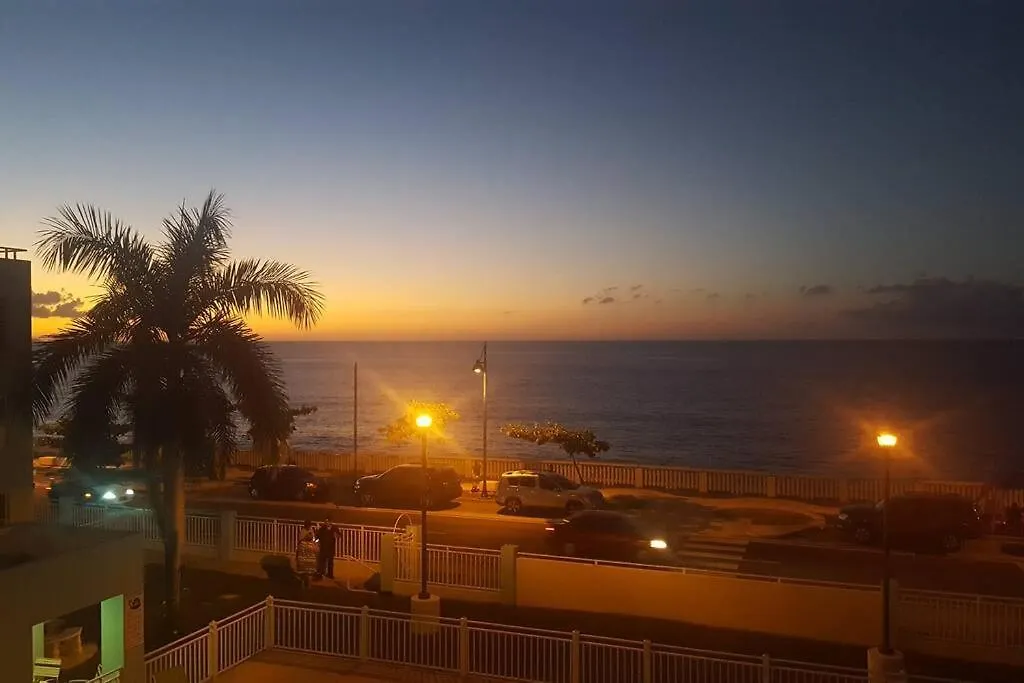 Апартаменты Summer All Year! Oceanfront With Pool A/C Агуадилья Пуэрто-Рико