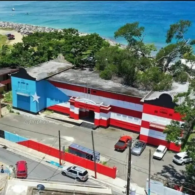 Апартаменты Summer All Year! Oceanfront With Pool A/C Агуадилья